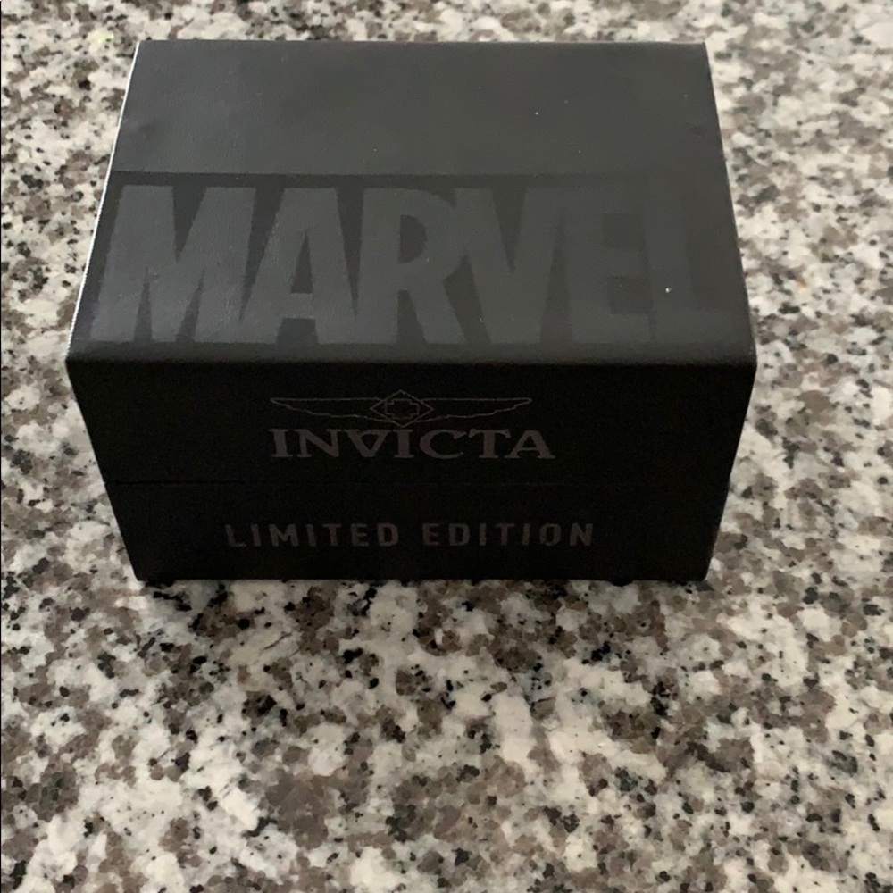 Limited edition MARVEL Invicta box